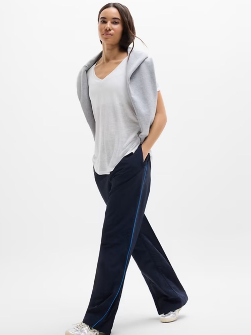 GAP White Cotton V-Neck Short Sleeve Tee
